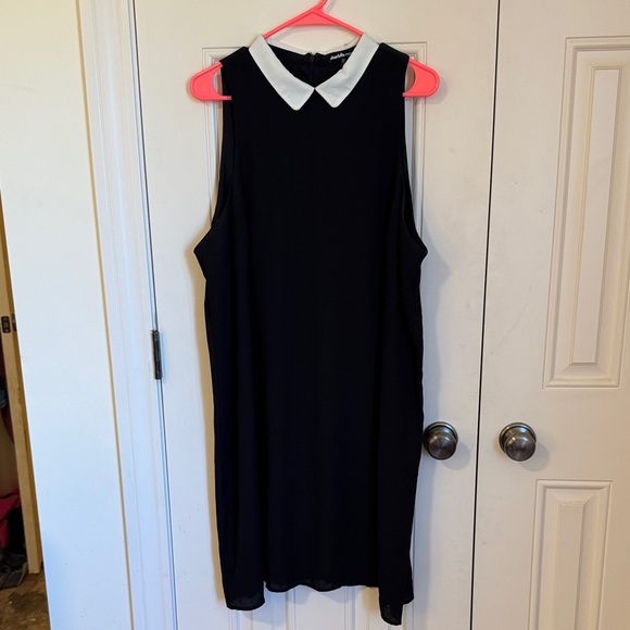 Charlotte Russe Black Dress with White Collar 2X - Picture 1 of 3